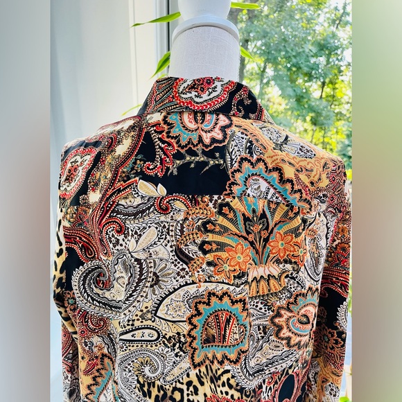 Chico’s 100% cotton no iron top - Picture 6 of 7